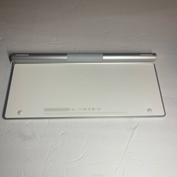 Genuine Apple Magic A1314 Bluetooth Wireless Slim Aluminum Keyboard Silver with - Picture 6 of 6